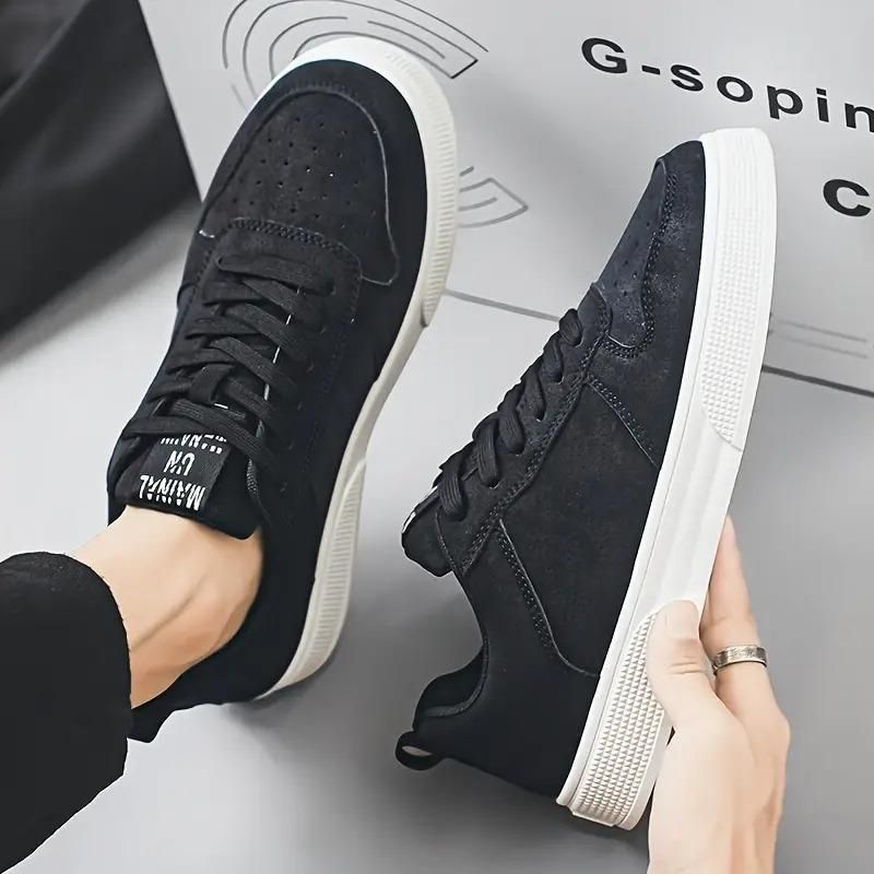 UrbanFlex Black Sneakers